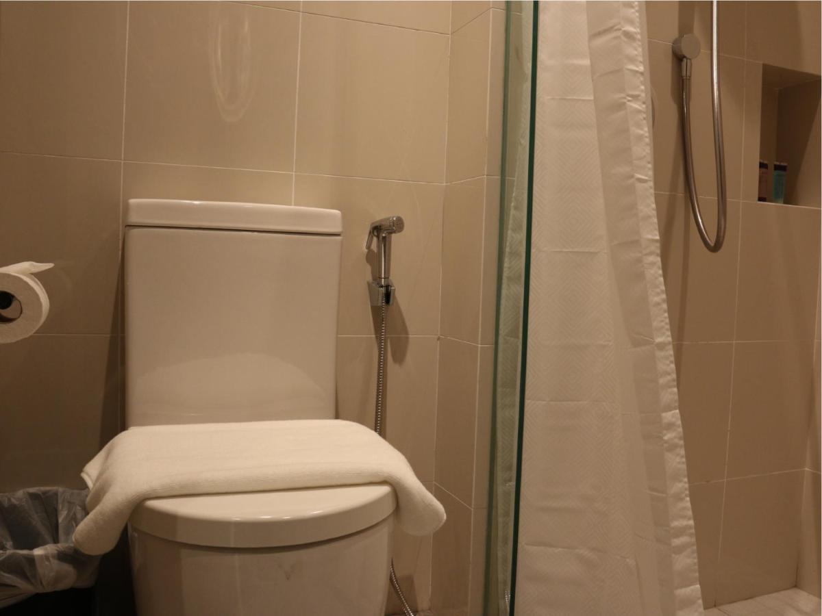 Aqueen Prestige Hotel Jalan Besar Singapour Extérieur photo