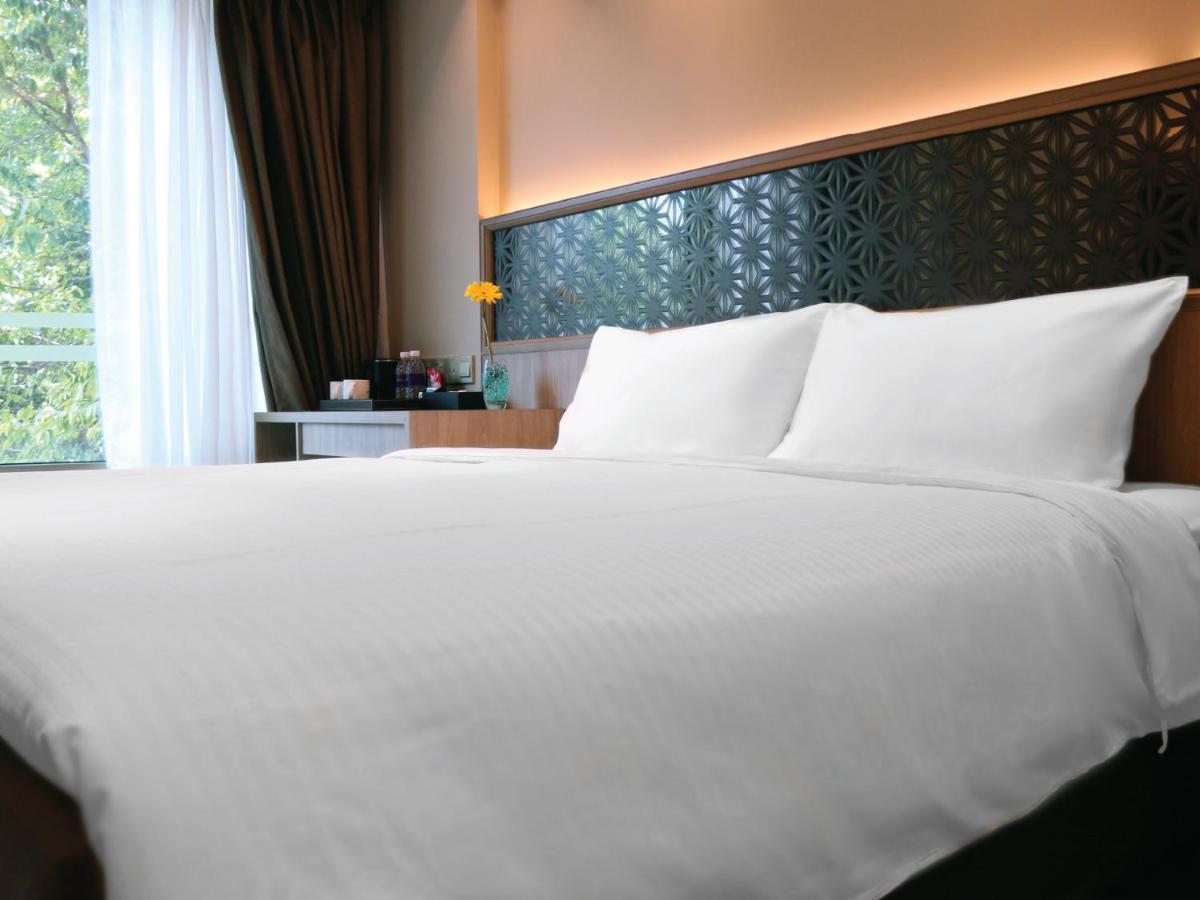 Aqueen Prestige Hotel Jalan Besar Singapour Extérieur photo
