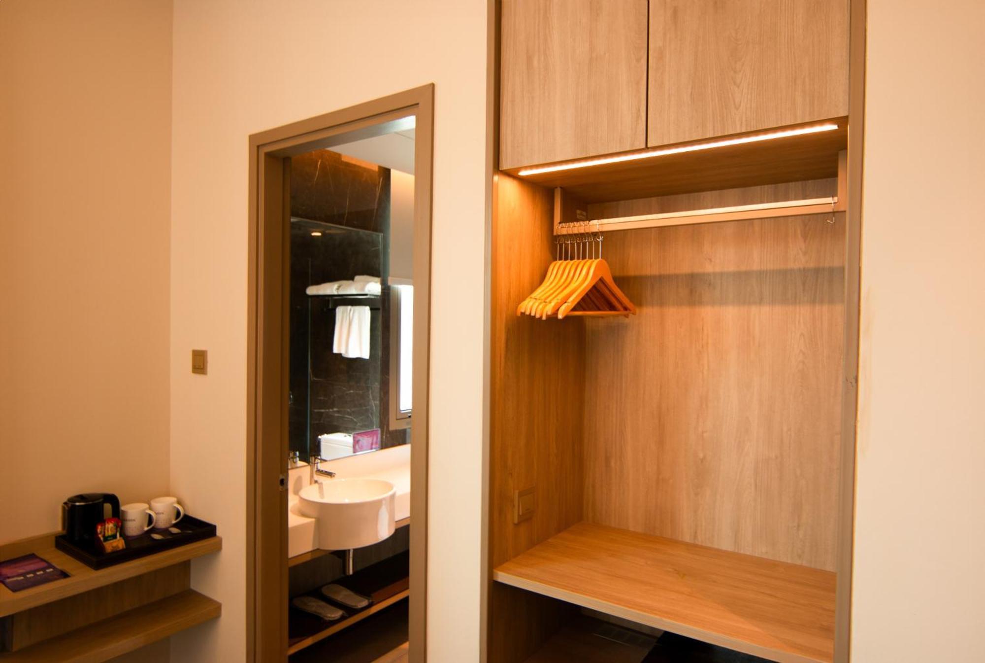 Aqueen Prestige Hotel Jalan Besar Singapour Extérieur photo