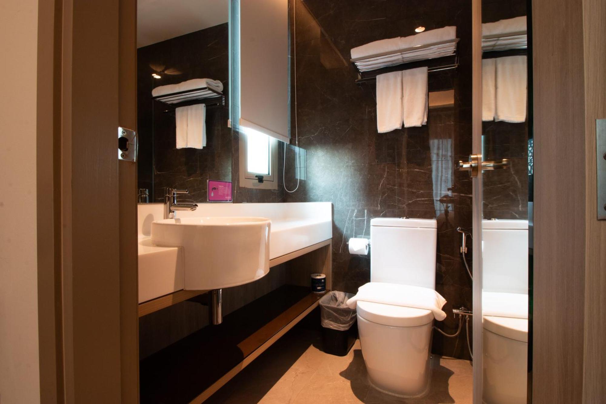 Aqueen Prestige Hotel Jalan Besar Singapour Extérieur photo