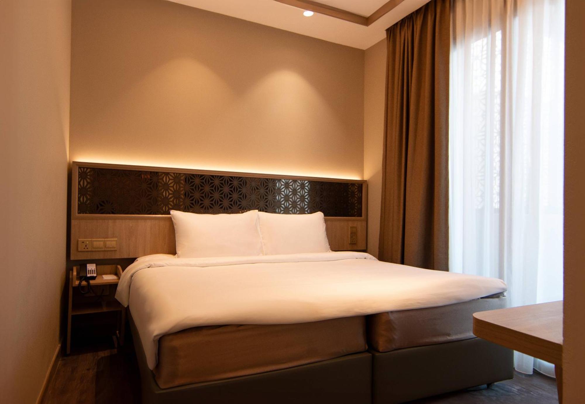 Aqueen Prestige Hotel Jalan Besar Singapour Extérieur photo