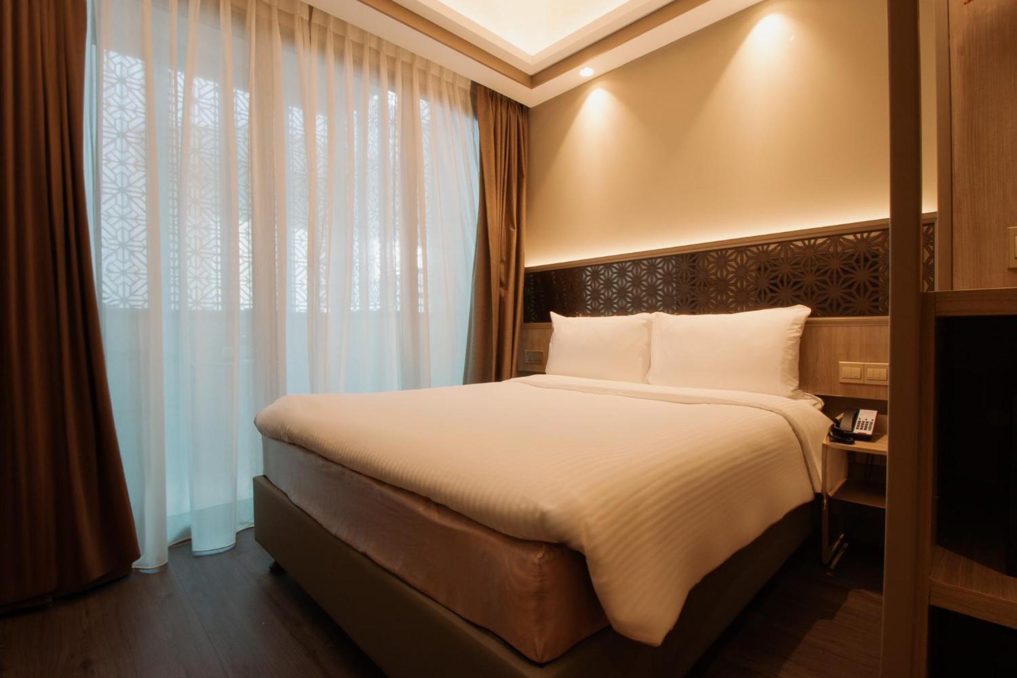 Aqueen Prestige Hotel Jalan Besar Singapour Extérieur photo