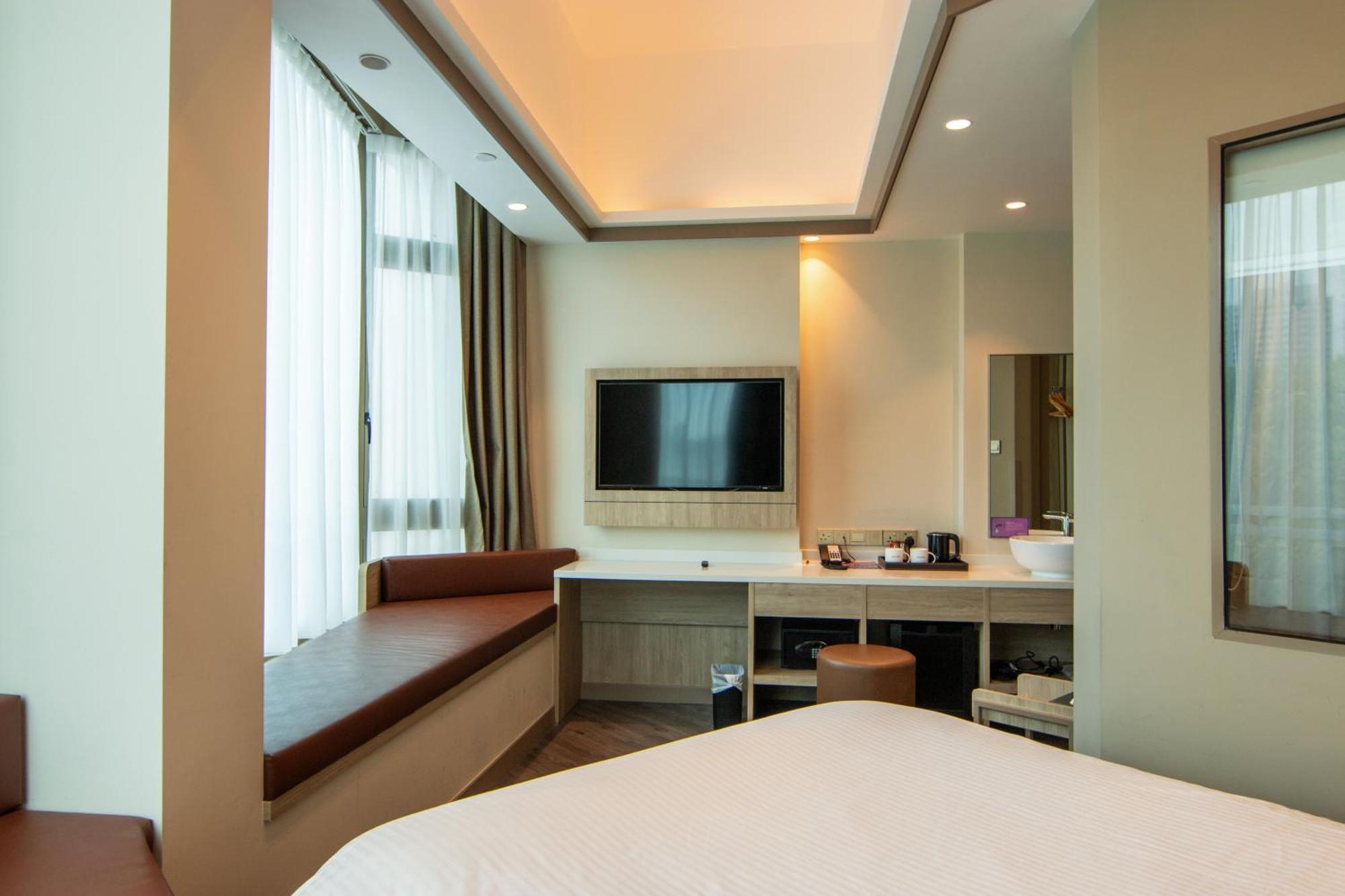 Aqueen Prestige Hotel Jalan Besar Singapour Extérieur photo