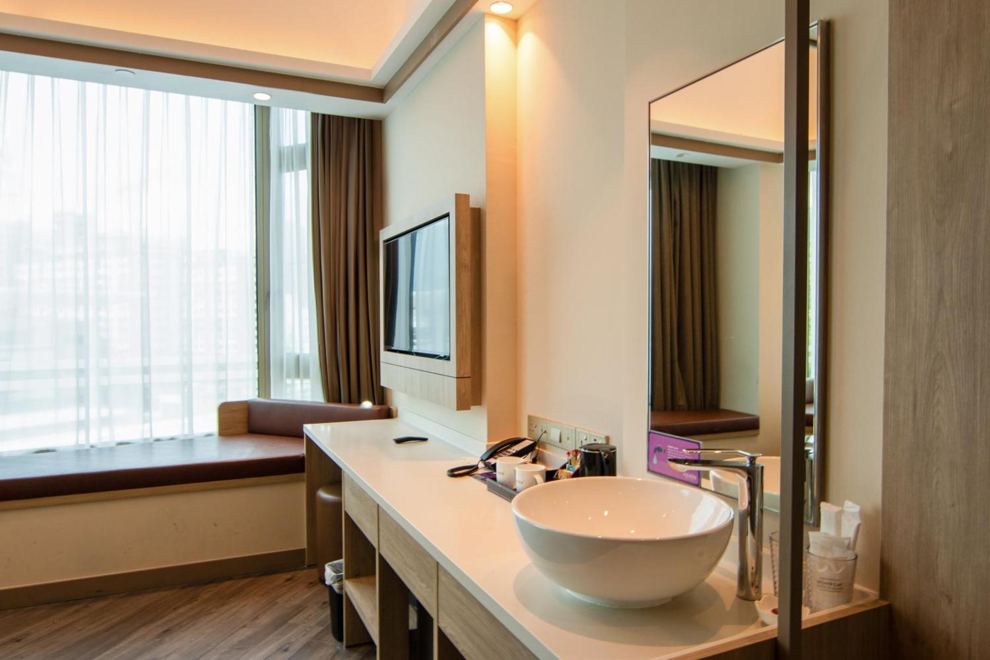 Aqueen Prestige Hotel Jalan Besar Singapour Extérieur photo